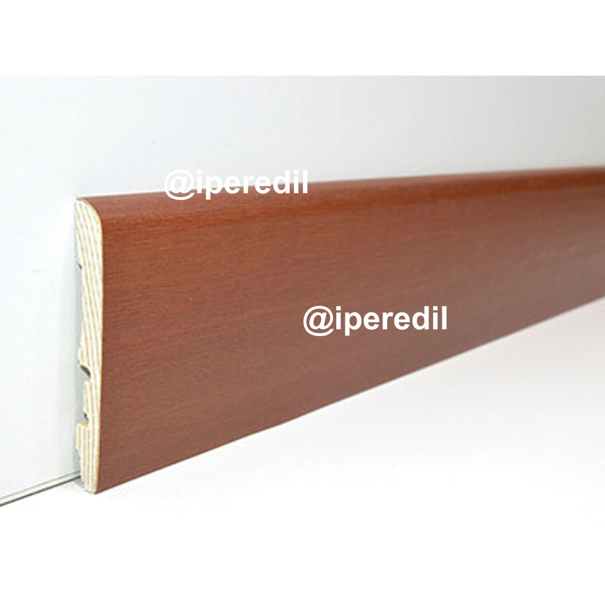 BATTISCOPA LISCIO PIRCHER ABETE MOGANO MM 10X70 H.MM 2250