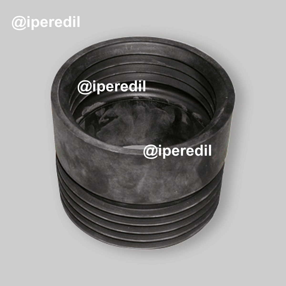 PROLUNGA PER WC DIRITTA IN GOMMA NERA Ø110 mm